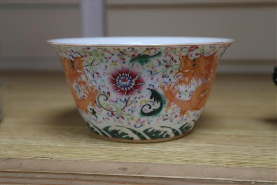 A Chinese famille rose dragon bowl Diameter 14cm